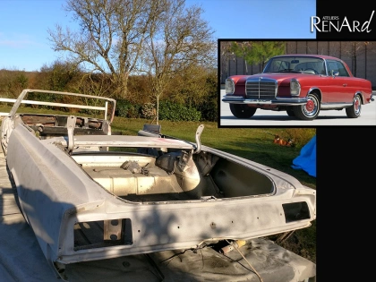 Décapage par aérogommage d'une voiture de collection ancienne en métal