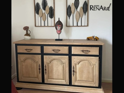 Relooking d'un meuble buffet et de sa table de salle a manger. Vernis aspect bois naturel et peinture noire