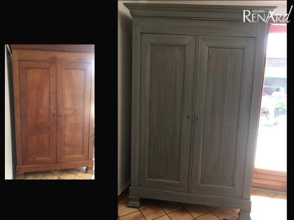 Relooking d'un meuble armoire. l'ensemble à été peint en vert et patiné en noir