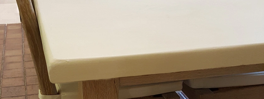 Céruse des meubles et plateau de table en béton ciré